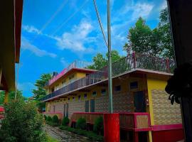 Maria's Resort，位于Khānāpāra的酒店