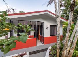 Casa Hummingbird Peace & Nature，位于Palmares的酒店