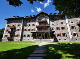 Appartamenti e camere del Re e della Regina - Grand Hotel Ceresole Reale，位于切雷索莱雷阿莱的酒店