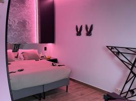Love room - Intimate Escape，位于阿尔隆的低价酒店