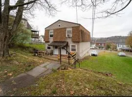 Pet Friendly Private Townhouse With Washerdryer