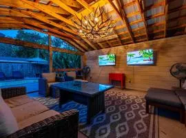 Villa Bella! Amazing pool home with cabana just minutes from downtown!