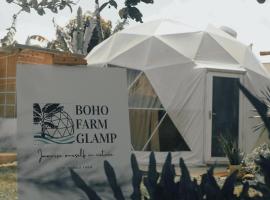 Boho Farm Glamp，位于Santo Tomas的豪华帐篷营地