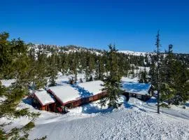 Charming cabin in Sjusjøen with sauna and super location