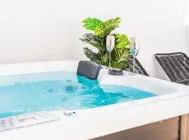 Rooftop apartment & private jacuzzi in the center by REMS