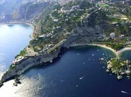 LA BOLINA LETOJANNI TAORMINA