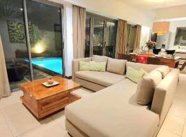 Holiday Sunset Villa，位于格兰贝伊的酒店