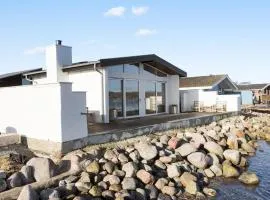 1 Bedroom Amazing Home In Munkebo