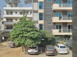 Hotel Red Cherry Sec-45, Gurgaon，位于Janaula的酒店