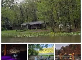 Turkey Trot, Cabin Getaway on Lake w/ Hot Tub