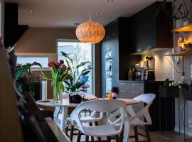 living with the host and the dog Comfortable double room in a house in Lillestrøm，位于利勒斯特罗姆的酒店