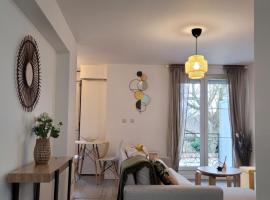 Cocooning House 212 Suite COSY SUNSHINE appartement Aeroport Paris Roissy CDG et Parc Asterix，位于叙尔维列的酒店