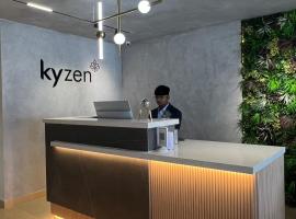 Hotel Kyzen HiTech City- Your Zenly Stay，位于海得拉巴的酒店