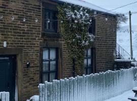 Trawden Arms Community Owned Pub，位于Winewall的酒店