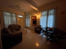 Beautiful 2bhk near Hitech city，位于Kondapur的酒店