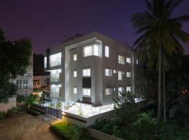 Sanctum Suites BEL Road Bangalore，位于班加罗尔的酒店