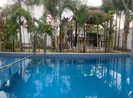 Royal Experiences ALISHA Pool Villa Opp Pallava Beach, Mahabalipuram，位于马哈巴利普拉姆的酒店