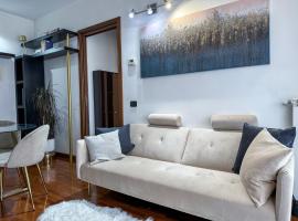 Luxury White Apartment BGY - Orio al Serio Airport，位于扎尼卡的宠物友好酒店