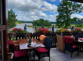 Riverdam Boutique Hotel，位于伊尔梅瑙的酒店
