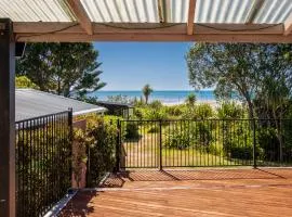 Godwit Cottage - Pākawau Beachfront Holiday Home