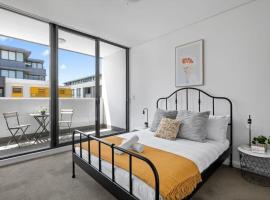NEW 3BR Apt in Kingsgrove Sleeps 7，位于悉尼的酒店