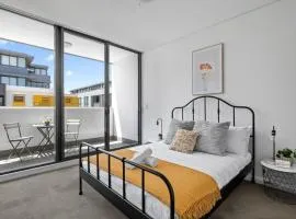 NEW 3BR Apt in Kingsgrove Sleeps 7
