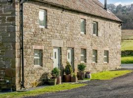 Brook Cottage - Polar Bears, Alton Towers, Bakewell, Chatsworth House Stay，位于斯塔福德的酒店
