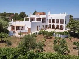 Private Family Size Villa in Nature with Tennis, Basketball and Football Courts for Holidays and Retreats