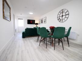 New Cardiff Bloc Exclusive Apartments By Prime Stays - Shops and Parking - Great for Groups and Families，位于卡迪夫的酒店