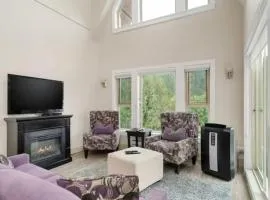 Harrison Lake Pets Welcome-3BR Penthouse Suite
