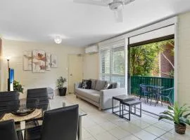 Mooloolaba 2-Bed Apartment, Walk to Beach & Shops