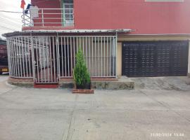 Agradable casa con parqueadero, en Rivera Huila.，位于里韦拉的度假屋