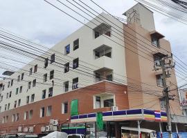 Kim Hotel At Bangplong，位于Ban Bang Prong的旅馆