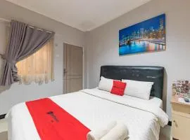 RedDoorz near Botani Square Mall