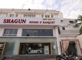 Hotel Shagun Rooms & Banquet, Surat，位于苏拉特的酒店