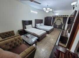 Karachi Family Guest House，位于卡拉奇的海滩短租房