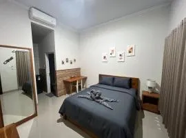 Kubu Deandari Guest House