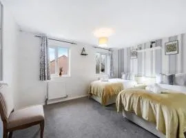 Beautiful 2 Bedroom house, Wendover Free Parking