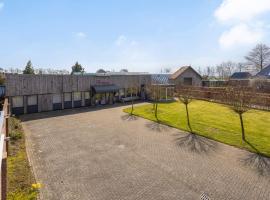 Hunzego Hotel，位于Uithuizermeeden的酒店