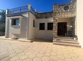 Large Bungalow Villa Mountain and Sea View Family Friendly