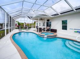 Lanai, Private Pool Lehigh Acres Home，位于利哈伊埃克斯的酒店