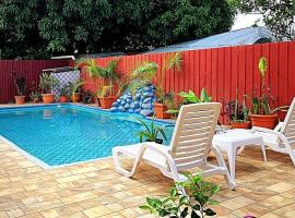 Casa Piscina - House with a pool in David，位于戴维的酒店