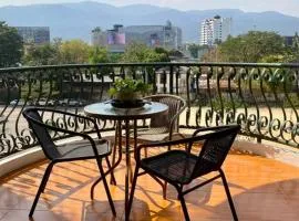 Apartment with mountain-view near nimman