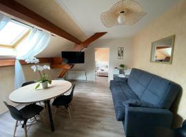 Entre Vulcania et le Sancy，位于Gelles的酒店