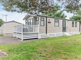 2 Bed 6 Berth Lodge in Shorefield Oakdene Dorset