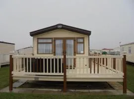 The Grange Ingoldmells: Elan 6 berth, Central Heated, Wrap Around Decking