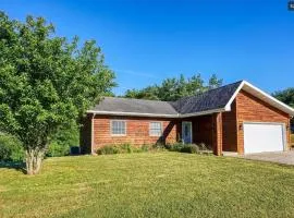 Hocking Hills Cedar Ranch Cabin w/relaxing Hot Tub