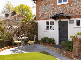 The Lavender Folly - Cosy Accommodation Alresford，位于新奥尔斯福德的低价酒店