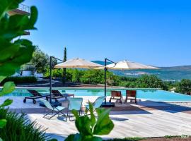 A1 2 beds 2 baths Lux Condo Pool Sea Views