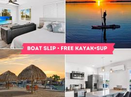 Waterfront Studio 1, Kayaks, Pool, Bay View, Wifi，位于Jewfish的酒店